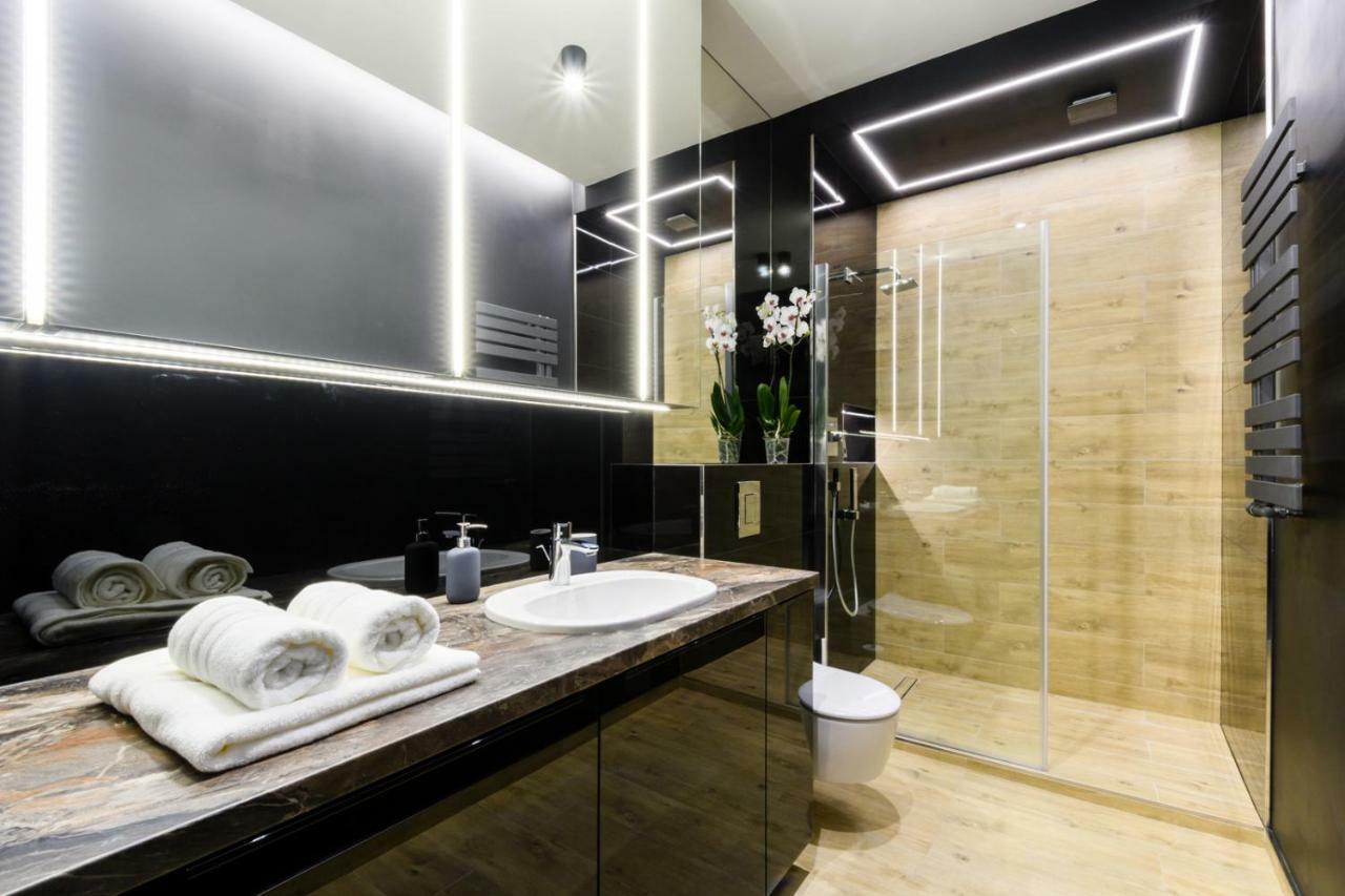 Zlota Luxury Apartments Varşovia Exterior foto