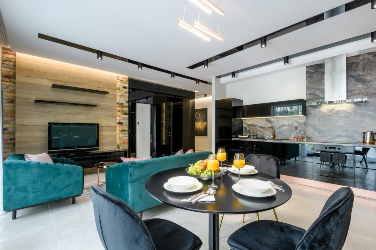 Zlota Luxury Apartments Varşovia Exterior foto