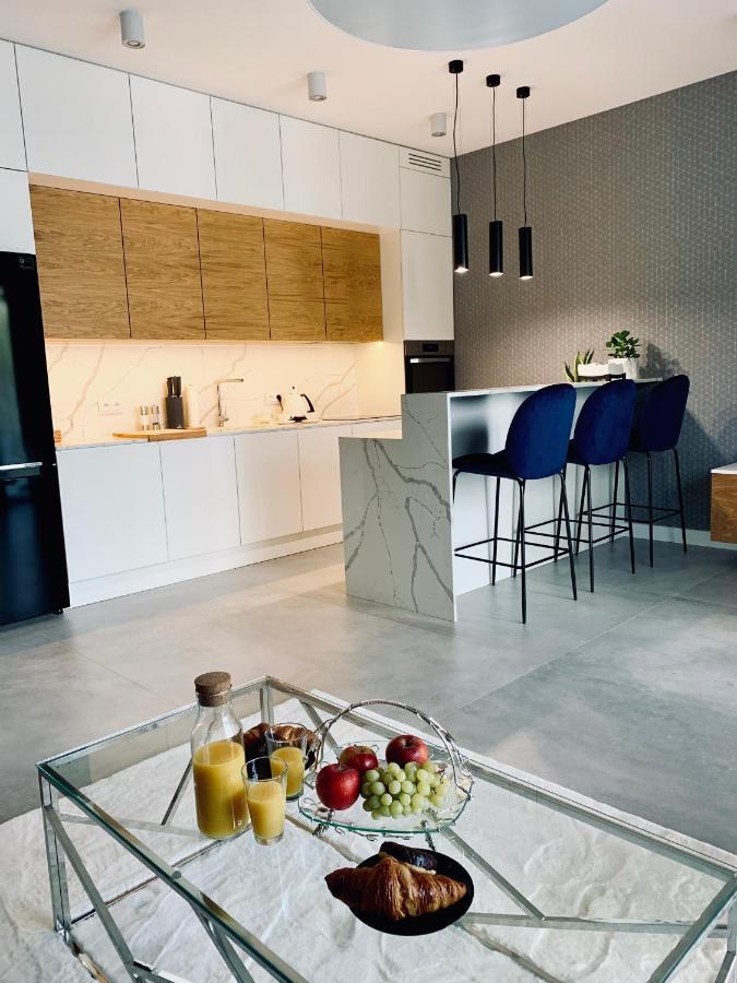 Zlota Luxury Apartments Varşovia Exterior foto