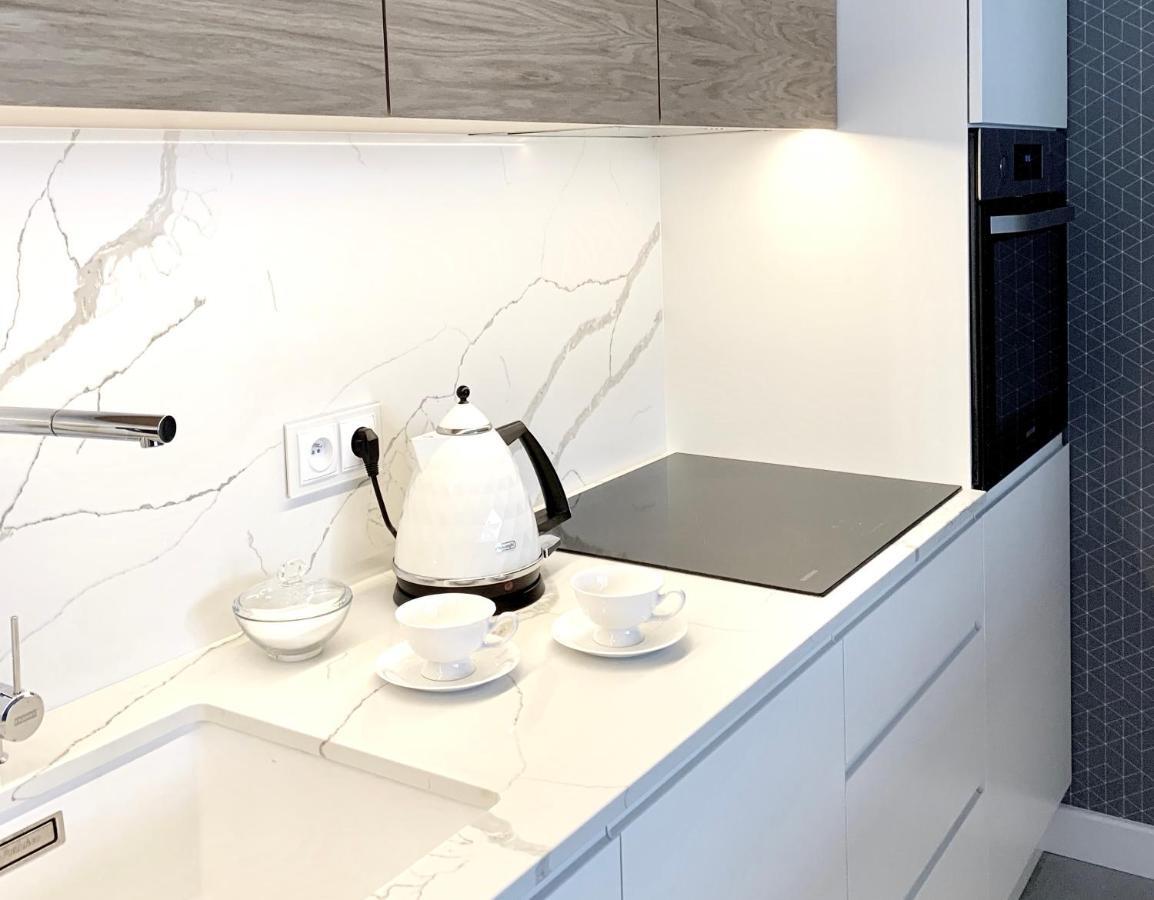 Zlota Luxury Apartments Varşovia Exterior foto