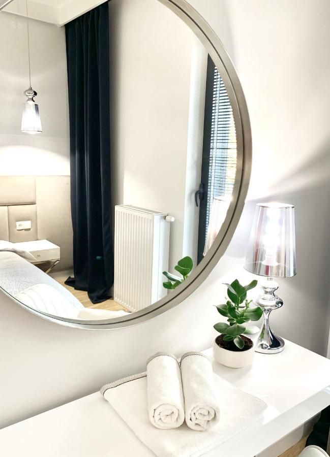 Zlota Luxury Apartments Varşovia Exterior foto