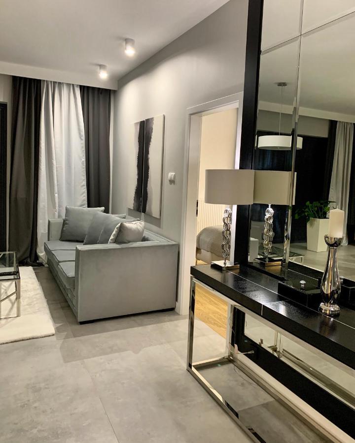 Zlota Luxury Apartments Varşovia Exterior foto