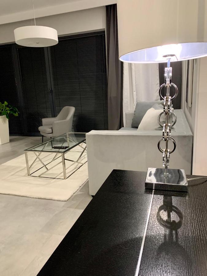 Zlota Luxury Apartments Varşovia Exterior foto
